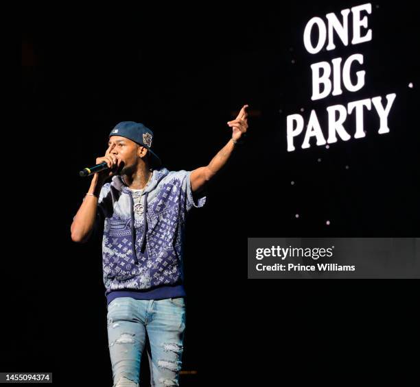 Elgetty Rapper Rapper Yung Photos and Premium High Res Pictures - Getty Images
