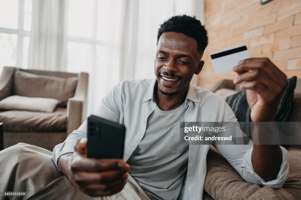 Compras pela Internet usando smartphone