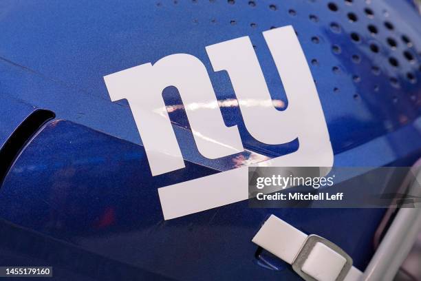 General view of the New York Giants logo on a helmet against the Philadelphia Eagles at Lincoln Financial Field on January 8, 2023 in Philadelphia,...