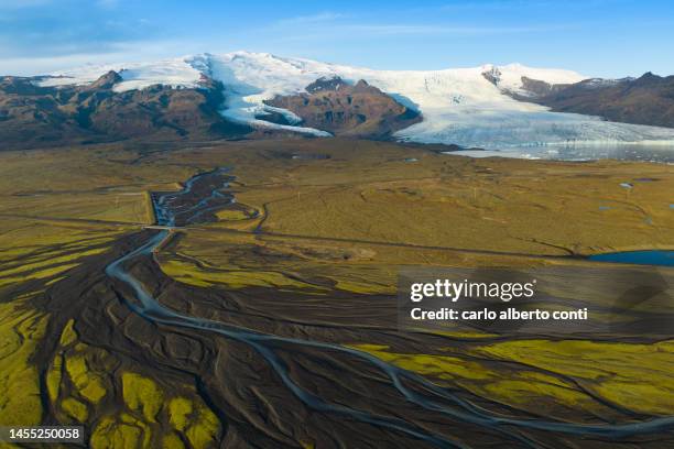 aerial autumn drone view of glacial moraines along the south coast of iceland, europe - glaciar lagoon imagens e fotografias de stock