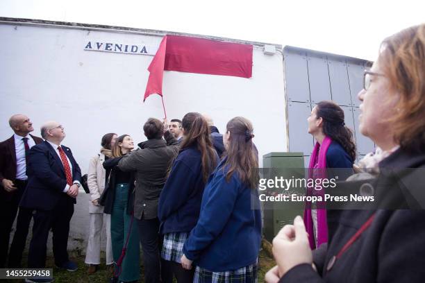 Student with the mayor of Seville, Antonio Muñoz, during the act of labeling the Avenida Matematicas, on January 9, 2023 in Seville . The City...