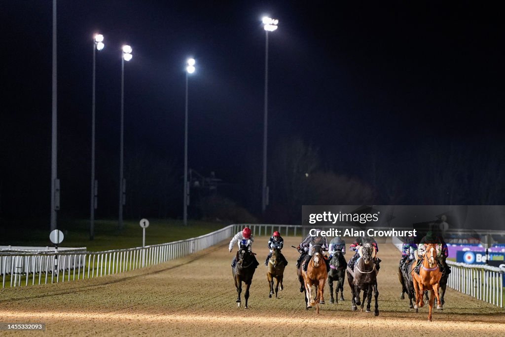 Wolverhampton Races Today Billy Loughnane riding Broughtons Flare win The Spreadex Sports Best ...
