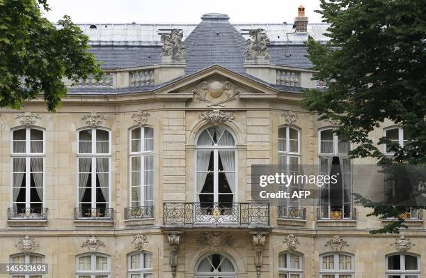 Picture taken on June 1, 2012 shows a view of the Hotel Matignon in Paris, from its gardens, which are Paris' largest private park. AFP PHOTO THOMAS...