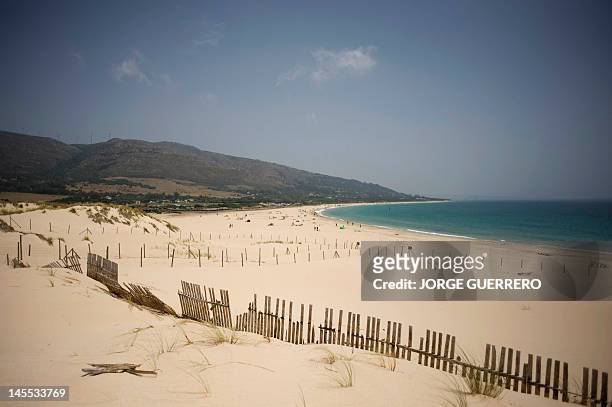 Un projet de bétonnage menaçant une plage paradisiaque indigne en Espagne" Picture taken of the Valdevaqueros beach in Tarifa, near Cadiz, on June 1,...