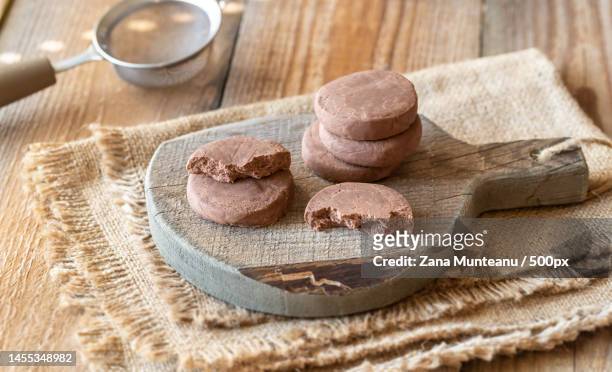 mantecados - type of spanish crumbly cookie,romania - polvorón stock pictures, royalty-free photos & images