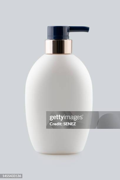 blank label cosmetic container bottle as product mockup - laundry-detergent-containers stock pictures, royalty-free photos & images