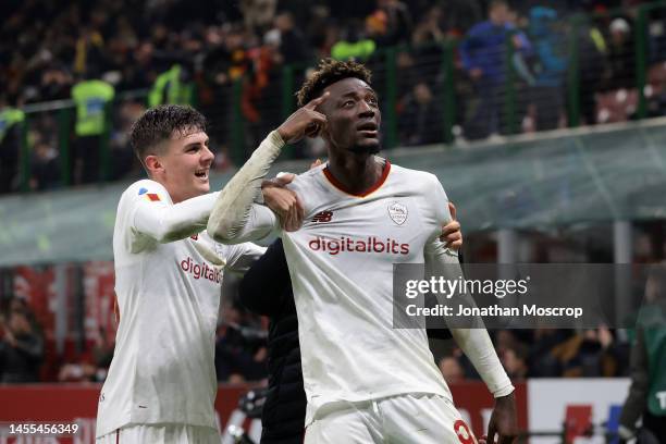 Tammy Abraham of AS Roma celebrates with team mate Benjamin Tahirovic after scoring in injury time to level the game at 2-2 during the Serie A match...