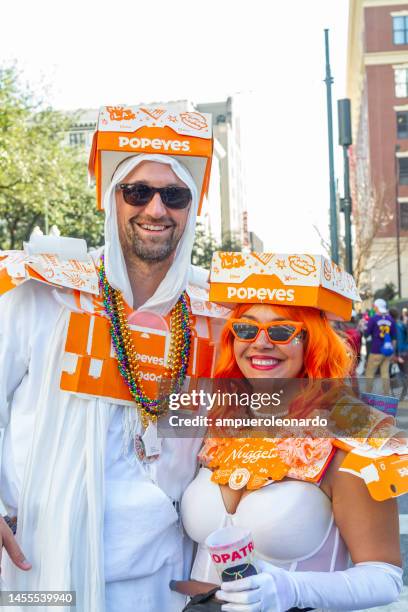 new orleans mardi gras' costume - new orleans, louisiana, usa united states of america - mardi gras fun in new orleans bildbanksfoton och bilder