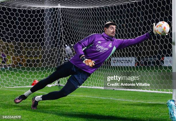 Thibaut Courtois player of Real Madrid during training at Al Nassr FC Training Facility on January 10, 2023 in Riyadh, Saudi Arabia.