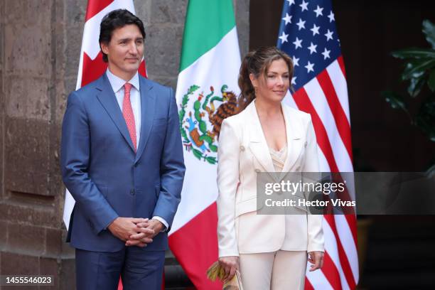 Prime Minister of Canada Justin Trudeau and Sophie Grégoire Trudeau pose for the media during the welcome ceremony as part of the '2023 North...