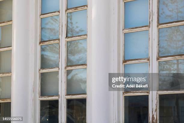 Smudged Windows Photos and Premium High Res Pictures - Getty Images