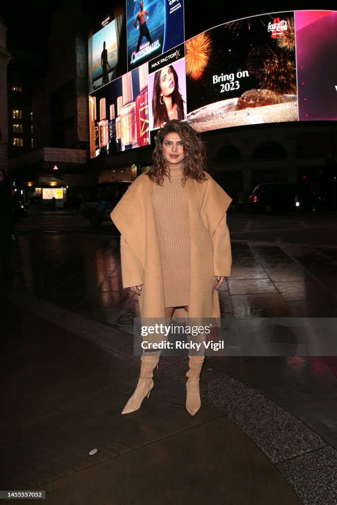 Priyanka Chopra Jonas - Max Factor Launch Photocall