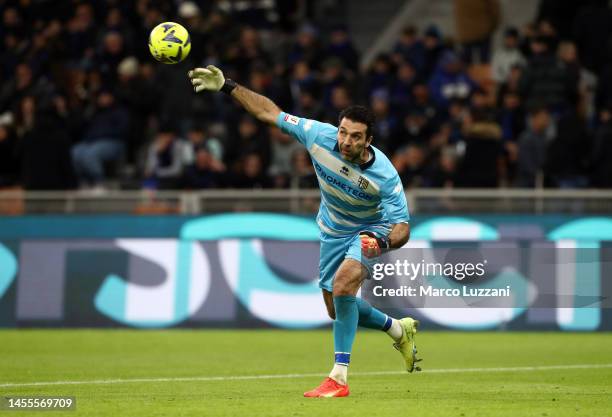 Gianluigi Buffon of Parma Calcio throws the ball during the Coppa Italia Round of 16 match between FC Internazionale and Parma Calcio at Stadio...