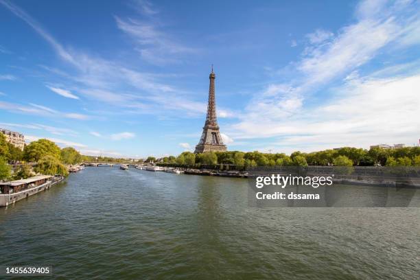 eiffel tower and seine river - seine river stock pictures, royalty-free photos & images