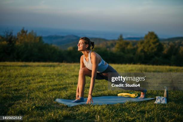 do yoga a get in the best shape - practice gratitude stock pictures, royalty-free photos & images