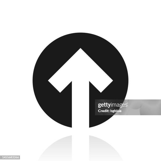 stockillustraties, clipart, cartoons en iconen met up arrow. icon with reflection on white background - pijl omhoog