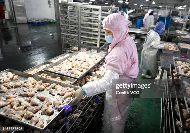 Poultry Process Worker Poultry Plant Worker Photos and Premium High Res Pictures - Getty Images