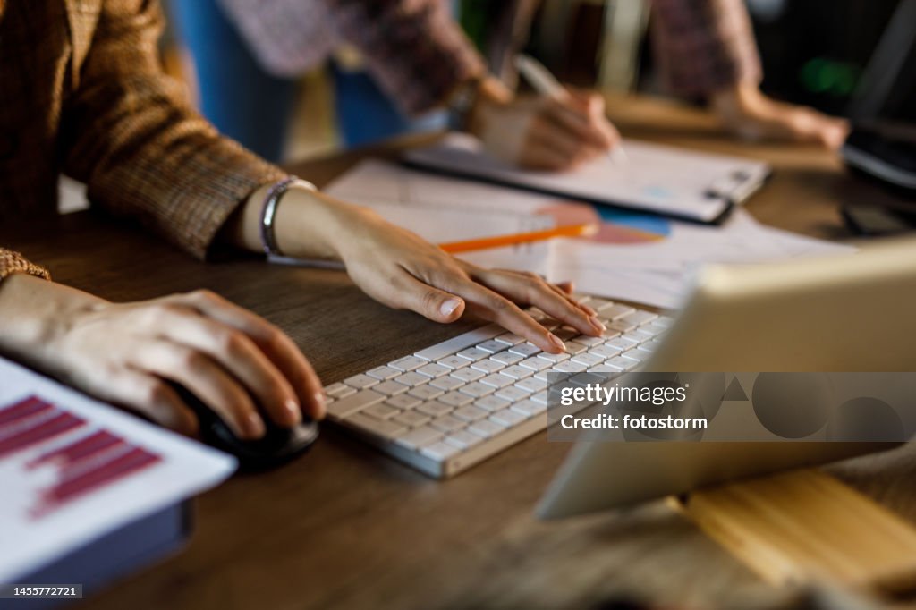 Highlighting Computer Data Typing Important Data And Highlighting Notes When Coworking On A ...