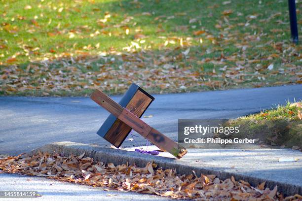 Mailbox Ripped Out 131 Broken Mailbox Stock Photos, High-Res Pictures, and Images - Getty ...