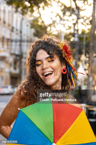 brazil carnaval portrait - brazilian carnival bildbanksfoton och bilder