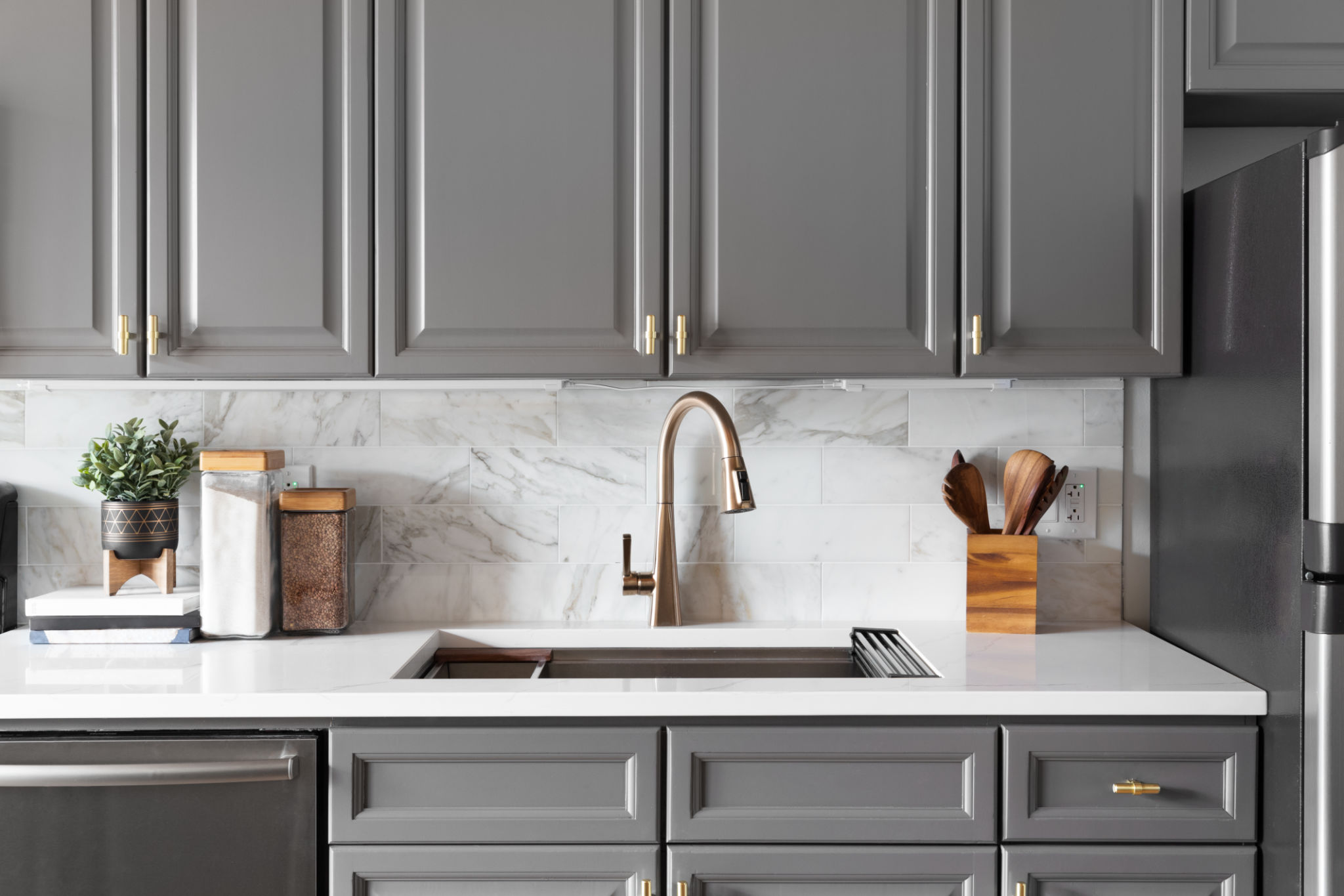 modern kitchen features