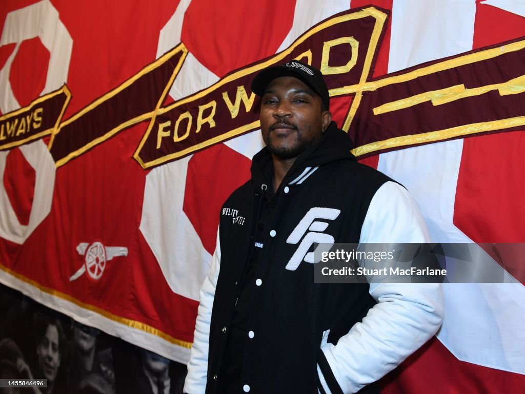 Arsenal Unveil New Emirates Stadium Artwork