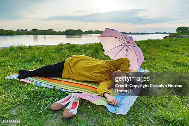 Pregnant woman sleeping side position