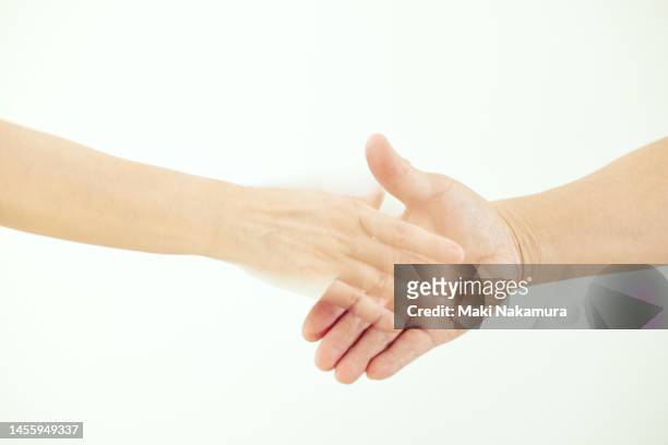 hand movements are expressed by bobbing. - 調布 stockfoto's en -beelden