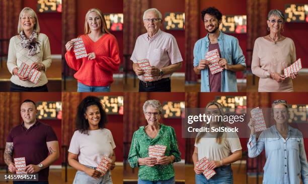 bingo cards at the ready - bingo stockfoto's en -beelden