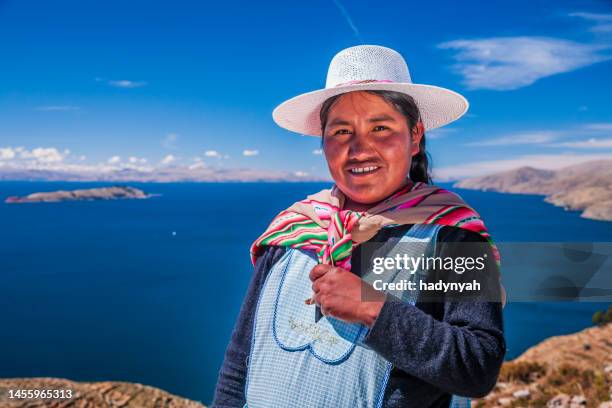 aymara woman on isla del sol, lake titicaca, bolivia - bolivia daily life stock pictures, royalty-free photos & images