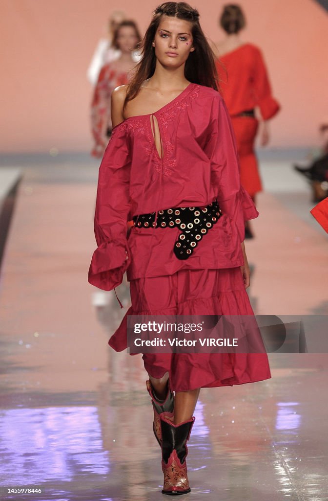 Spring 2002 Isabeli Fontana walks the runway during the Blumarine Ready to Wear ...