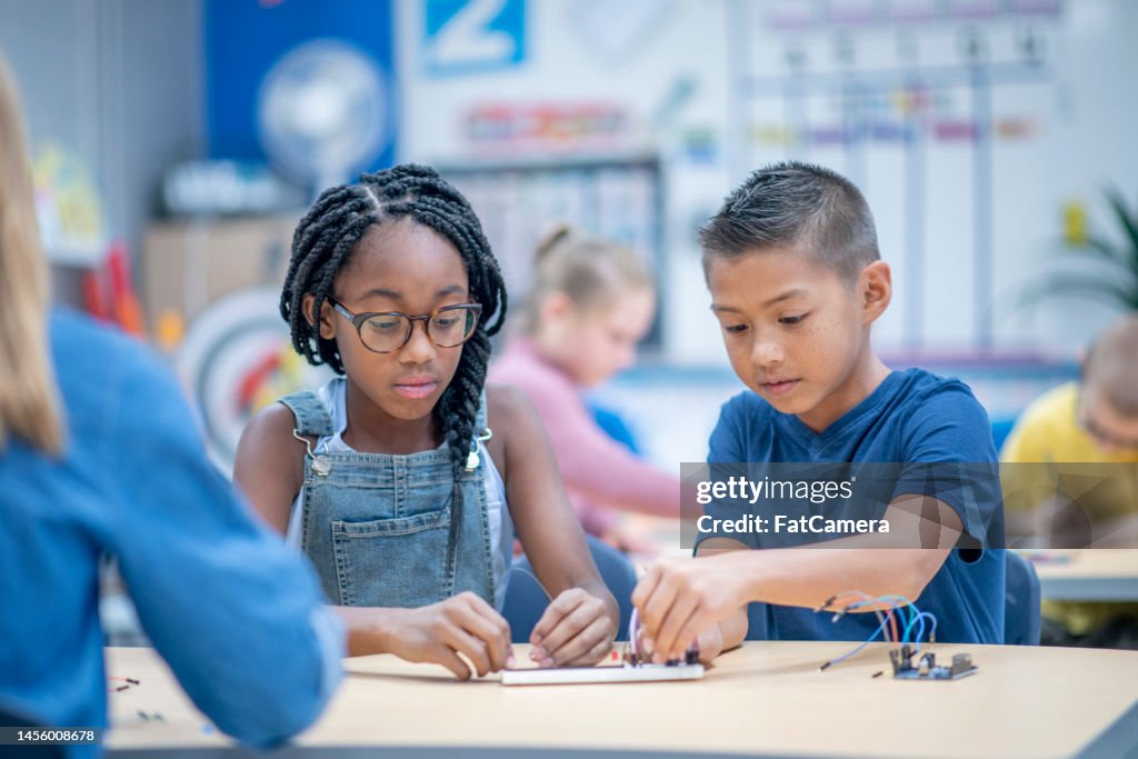Students Working on STEM Projects