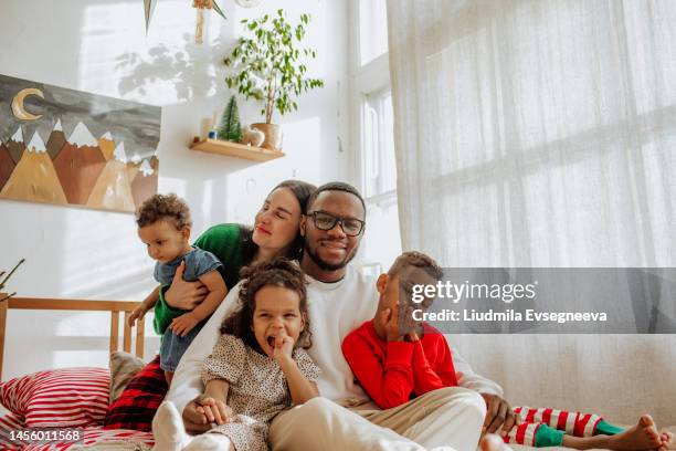 family christmas eve - family five people stock pictures, royalty-free photos & images