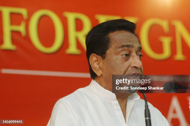 Commerce Minister Kamal Nath releasing the new Foreign Trade policy in New Delhi on Friday April 11, 2008.