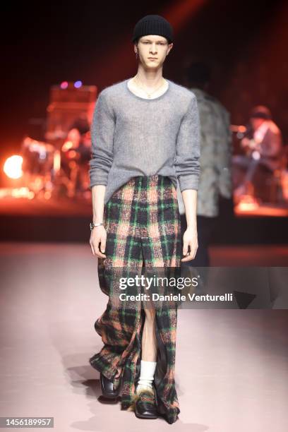 Model walks the runway at the Gucci show during Milan Fashion Week Fall/Winter 2023/24 on January 13, 2023 in Milan, Italy.