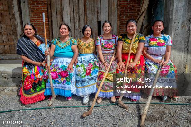 juego de pelota "uárukua ch'anakua o pasarutakua" - indigenas mexicanos fotografías e imágenes de stock