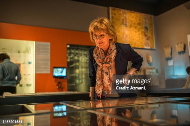 the power of continuous learning for women - natural history museum bildbanksfoton och bilder