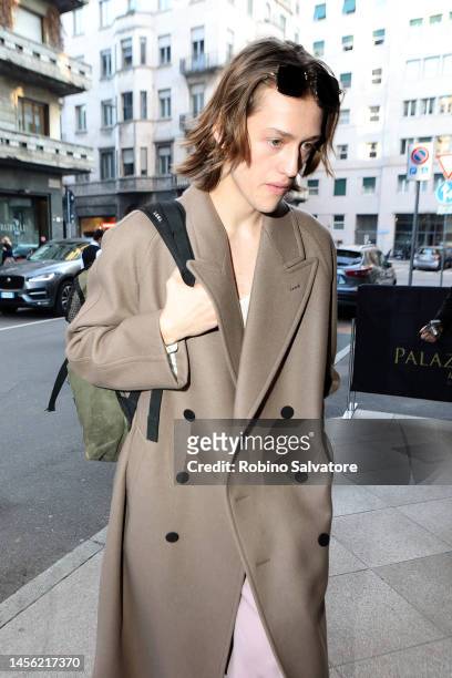 Percy Hynes White is seen during the Milan Menswear Fall/Winter 2023/2024 on January 13, 2023 in Milan, Italy.