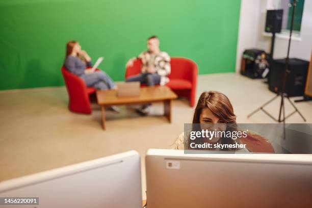 Computer Tv Stylist Tv Editor Photos and Premium High Res Pictures - Getty Images