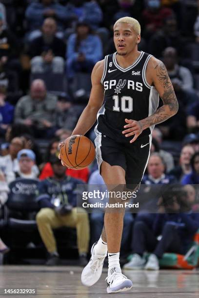 Jeremy Sochan of the San Antonio Spurs brings the ball up court during the game against the Memphis Grizzlies at FedExForum on January 09, 2023 in...