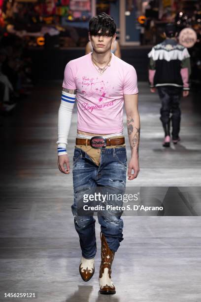 Dsquared2 Runway Photos and Premium High Res Pictures - Getty Images
