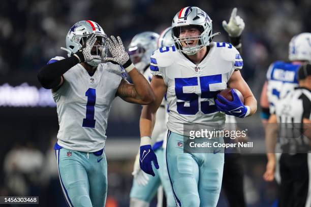 Leighton Vander Esch of the Dallas Cowboys celebrates the turnover against the Indianapolis Colts at AT&T Stadium on December 4, 2022 in Arlington,...