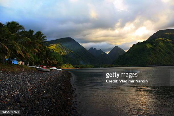 tautira village in tahiti - tautira stock pictures, royalty-free photos & images