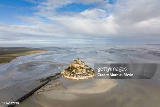 france from the sky - mont saint-michel - mont saint michel foto e immagini stock