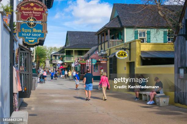 tiendas en st. george street - st augustine florida fotografías e imágenes de stock