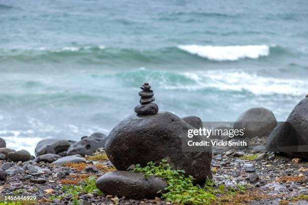 Stacked Rocks Clean Clean Ocean Waters Black Rocks Stacked On Top Of Each Other On Norfolk ...