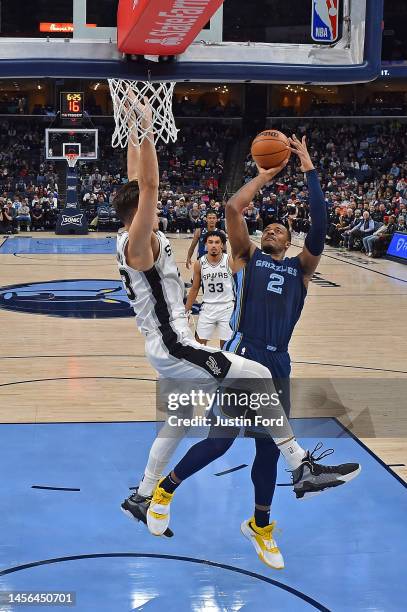 Xavier Tillman of the Memphis Grizzlies goes to the basket during the game against the San Antonio Spurs at FedExForum on January 11, 2023 in...