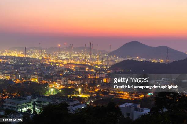 oil refinery,power plant - province de chonburi photos et images de collection