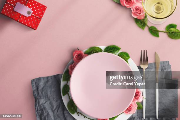 31,222 The Pink Card Stock Photos, High-Res Pictures, and Images - Getty  Images