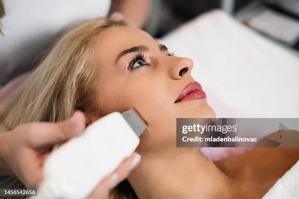 Model Botox Injection Photos and Premium High Res Pictures - Getty Images